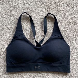 Under Armour padded black sports bra. Size small in good condition